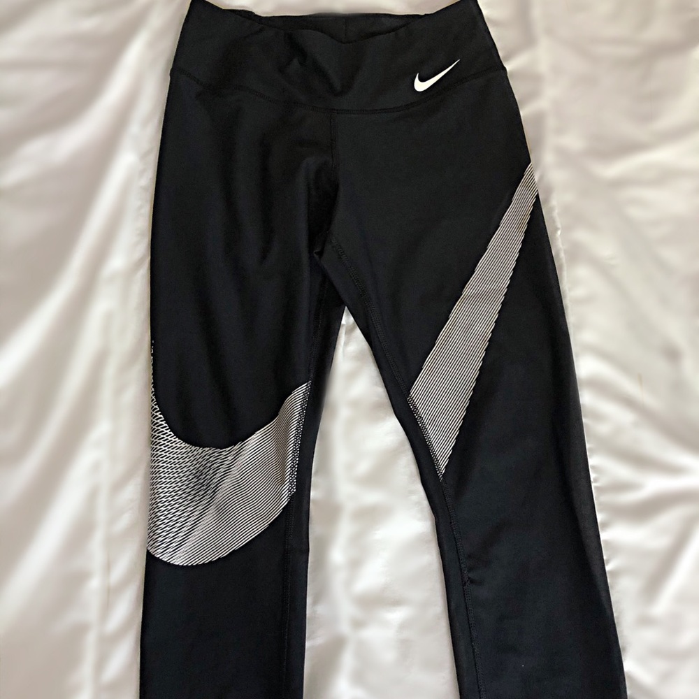 Nike Dri-fit Black Cropped Leggings